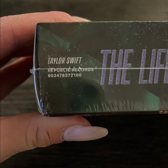 The Life of a Showgirl it’s raptures by Taylor swift deluxe limited edition CD - Picture 7 of 7